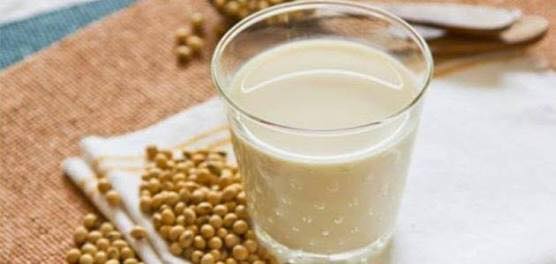 ماهي فوائد وأضرار حليب الصويا؟