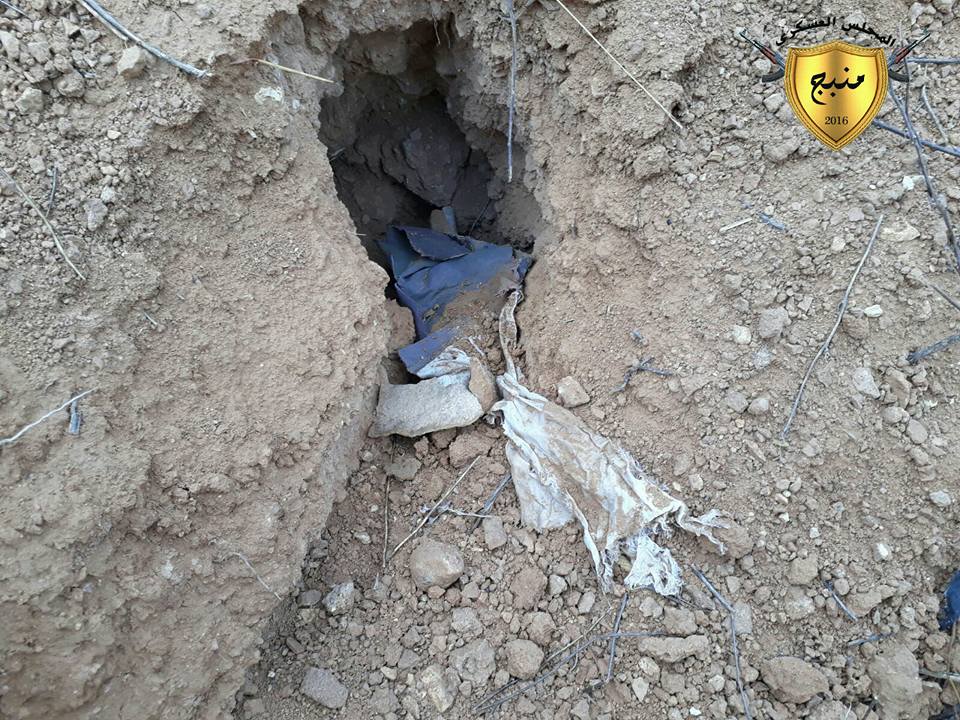 فيها أكثر من 230 جثة: قسد تكتشف مقابر جماعية خلّفها داعش فيها جثث معتقلي التنظيم
