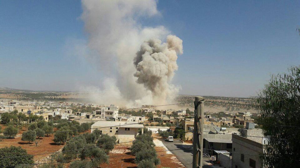حماة: مواجهات عنيفة بين النظام وتحرير الشام تخلف 10 قتلى.. والطيران الروسي يكثف قصفه للمنطقة