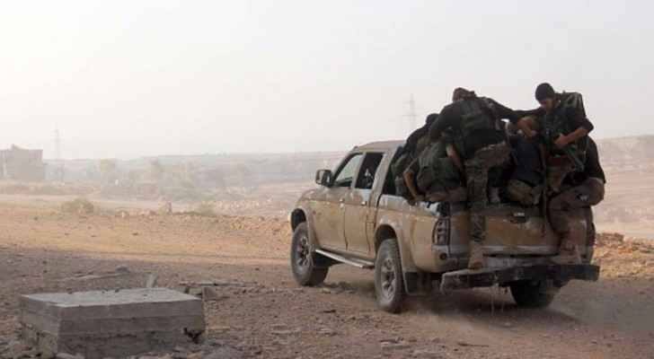 حماة: قصف جوي يخلف جرحى بالريف الشرقي.. واشتباكات بالمنطقة