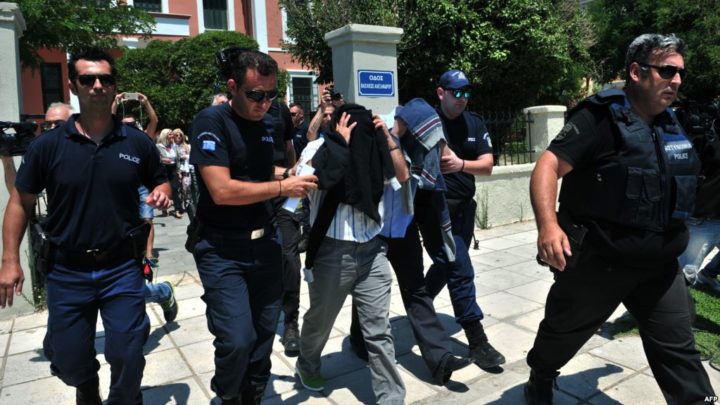 تركيا تعتقل 300 شخص لانتقادهم عملية عفرين العسكرية
