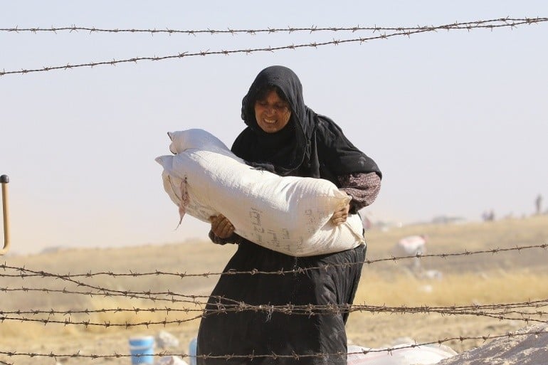 حواجز أسقطتها المرأة وأخرى أسقطتها الحرب .. ورقة بحثية عن نساء سوريا ودورهن الاقتصادي