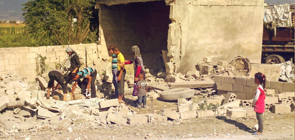 حماة: 300 عائلة تقطن اللطامنة بلا خدمات