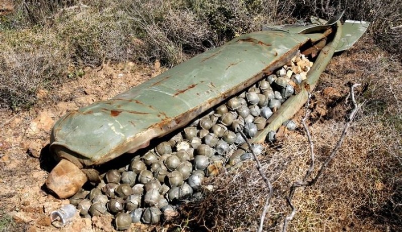 إصابة طفل بجروح بليغة جراء انفجار قنبلة عنقودية في مدينة درعا