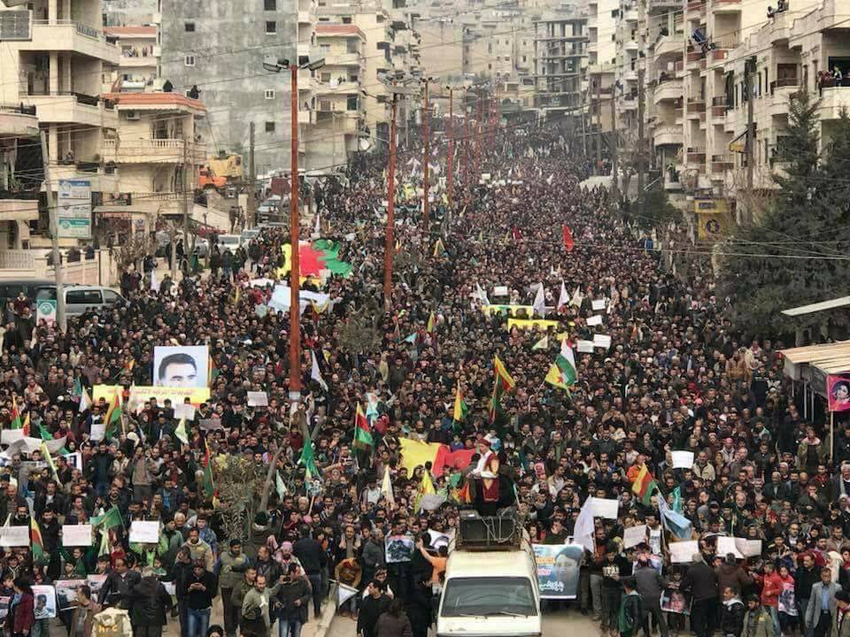 مظاهرة كبيرة في عفرين ضد العملية التركية