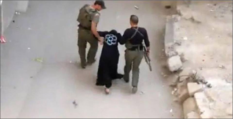 بينهم نساء.. قوات النظام تعتقل مدنيين في بلدة كرناز