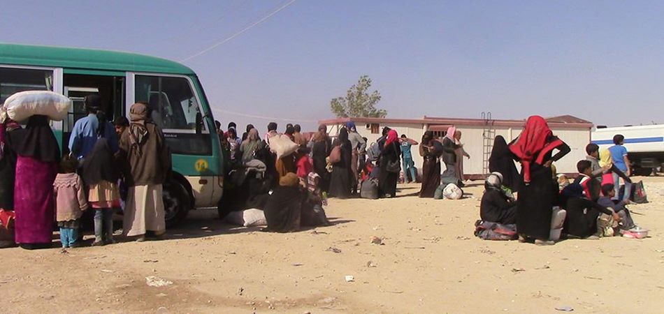 ديرالزور: قوات النظام تسمح لنازحي الميادين بالعودة لمنازلهم “ضمن شروط”