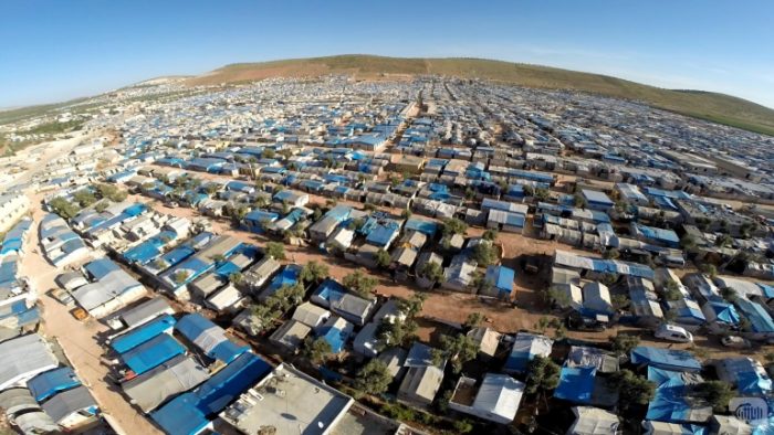 مصادر تركية: أنقرة ستقيم مخيمات لإيواء 170 ألف شخص قرب إدلب