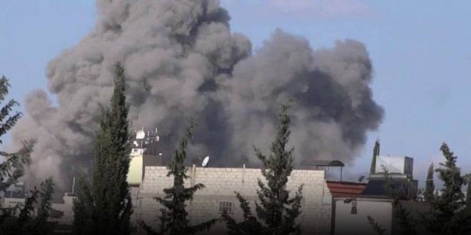 حماة: جريحان واحتراق محلين تجاريين بقصف صاروخي على الحويز بسهل الغاب
