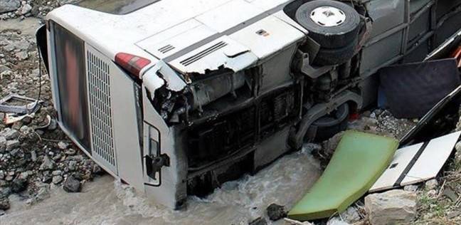 وفاة 6 مدنيين وإصابة 22 آخرين بانقلاب حافلة سفر في ريف الرقة