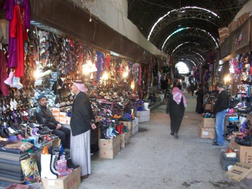 حماة.. ركود حركة البيع والشراء في الأسواق بعد ارتفاع أسعار الصرف