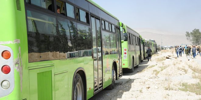 تلفزيون النظام الرسمي: خروج حافلتين تقلان مقاتلين من جيش الإسلام من دوما