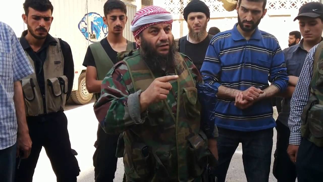 جيش الإسلام يسلم معتقلين للنظام.. وسمير كعكة الذي أخر الاتفاق بدوما “يستقل أول حافلة للخروج”
