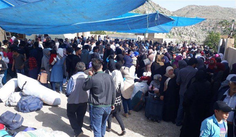 بالتنسيق مع الحكومة اللبنانية.. النظام يعيد 500 لاجئ إلى بيت جن بريف دمشق