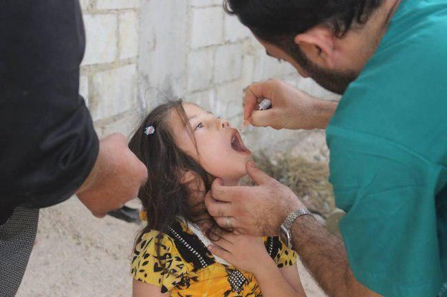 استهدفت أكثر من 37 ألف طفل.. انتهاء حملة اللقاح ضد شلل الأطفال شمالي حمص
