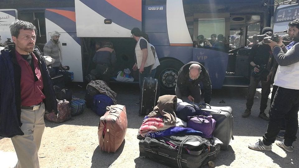 تحرير الشام تطلق سراح عشرات المحتجزين لديها مقابل خروج مقاتليها من اليرموك