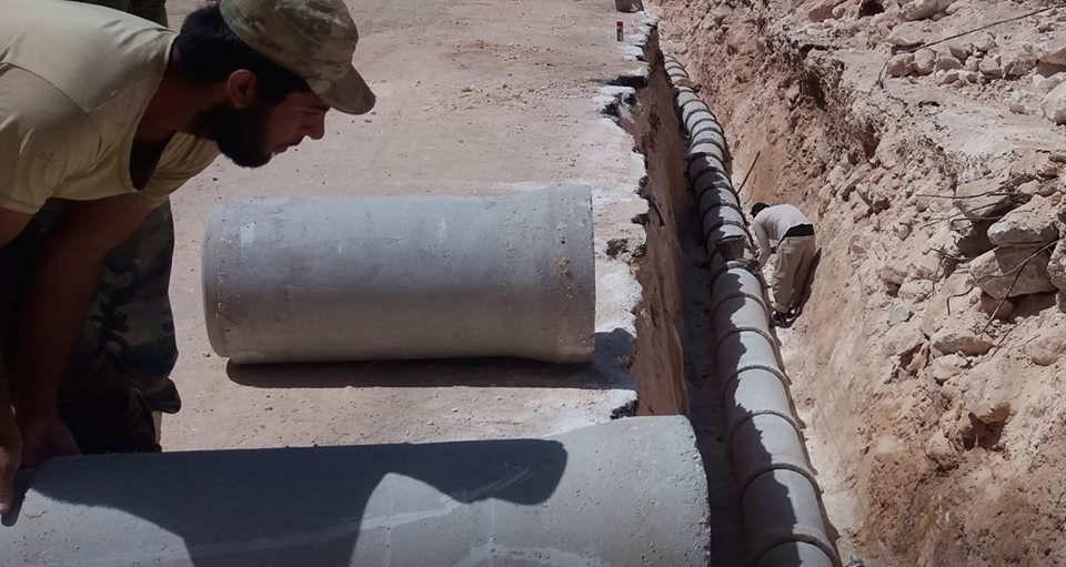 مشروع لتوسيع شبكة الصرف الصحي في بلدة سكنية غربي حلب