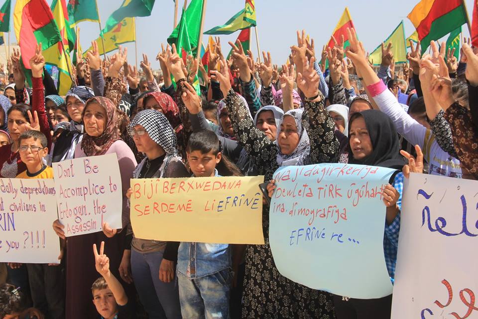 الآلاف في تظاهرات تعم الشمال السوري في “اليوم العالمي للتضامن مع عفرين”