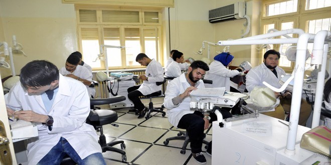 الفساد ينخر طب الأسنان في سوريا.. وعدة صالونات حلاقة تتحول إلى عيادات سنية