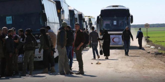 بعد وصولهم إلى شمال حلب: تركيا ترفض إدخال مهجري الجنوب الدمشقي إلى الباب… وتعرض إرسالهم إلى إدلب
