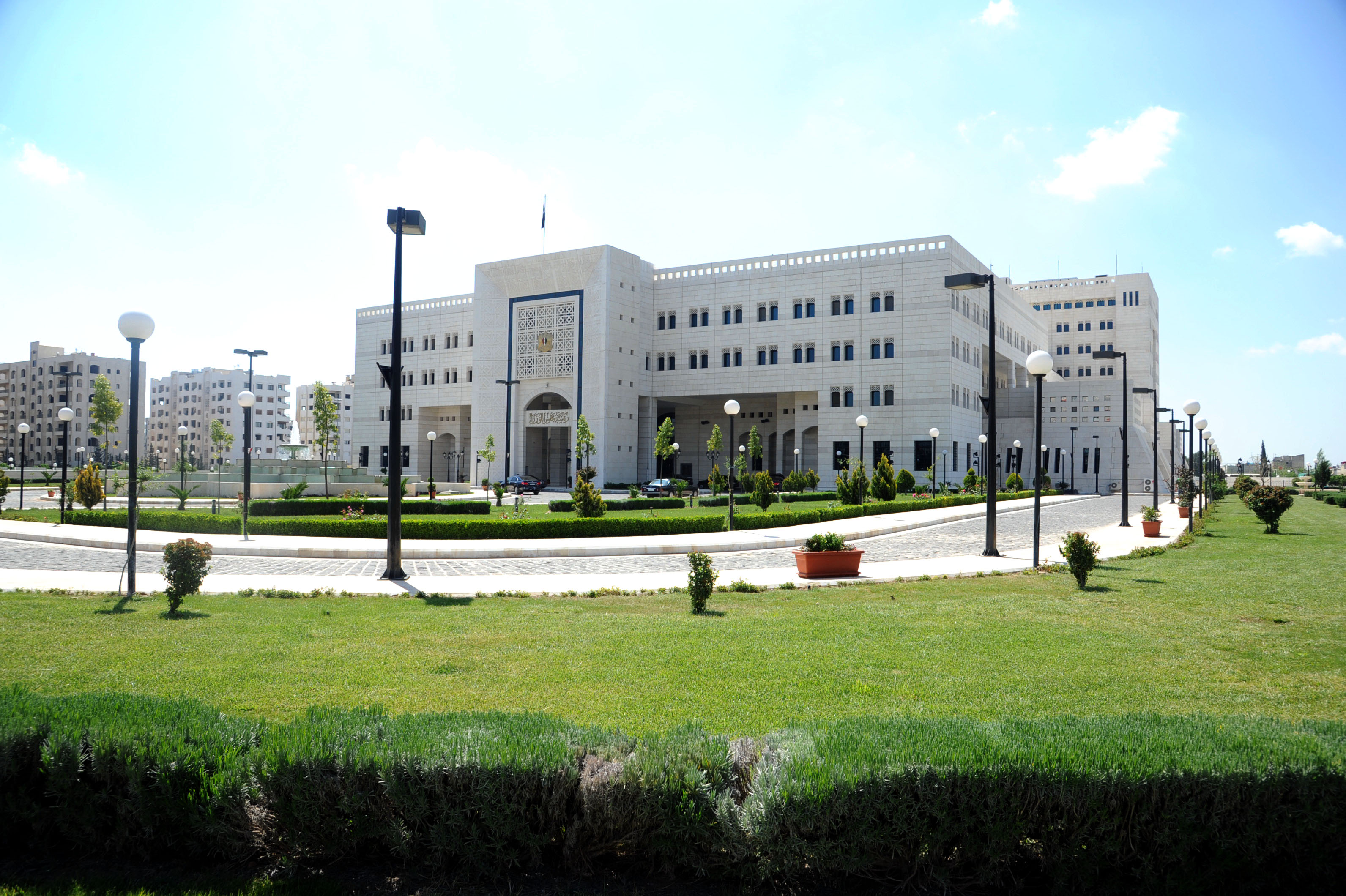 في الغارديان: ماذا يريد النظام السوري من القانون رقم 10؟