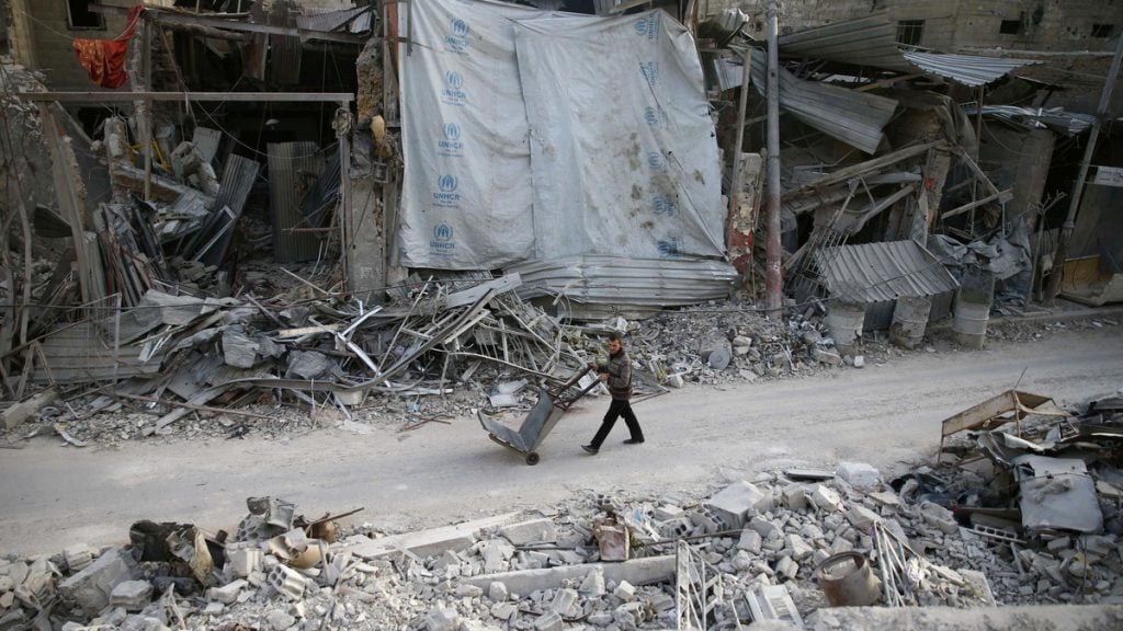 الغوطة الشرقية… أين هي من الناحية الخدمية بعد 8 أشهر من سيطرة النظام؟