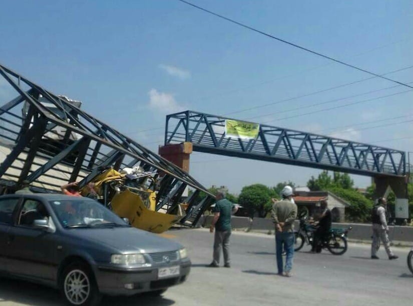انهيار جسر مشاة حديث الإنجاز في مدينة اللاذقية