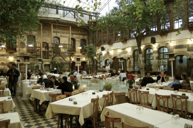 حكومة النظام تغلق مطاعم ومحال في دمشق بحجة عدم مطابقة المواصفات الصحية