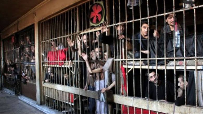 خروج 50 معتقلاً من أبناء حماة ومقتل آخرين تحت التعذيب في سجن صيدنايا العسكري