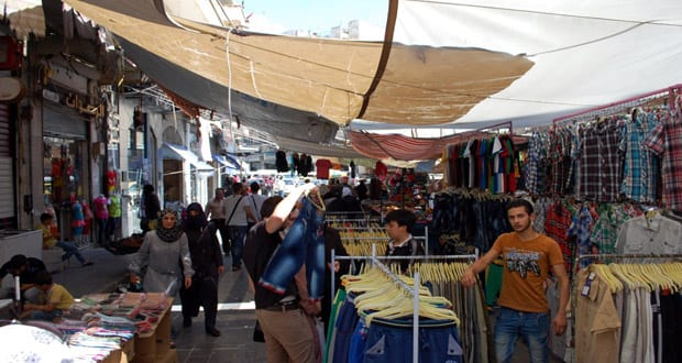حماة.. النظام يعتقل عدد من التجار لوجود بضائع تركية في محالهم التجارية