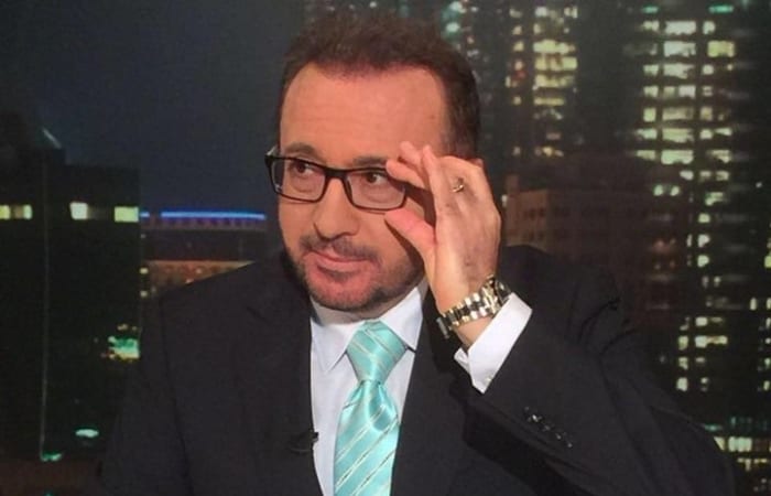 مثيراً غضب المعارضين: فيصل القاسم يلمح إلى “صدق رواية النظام” حول الخوذ البيضاء