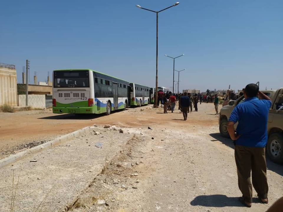 الدفعة الأولى والأخيرة: 750 شخصاً من الرافضين للمصالحة يغادرون درعا إلى إدلب