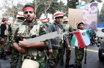 تلعب على أوتار حاجتهم.. كيف تغري الميليشيات الإيرانية شباب ديرالزور للانضمام لها