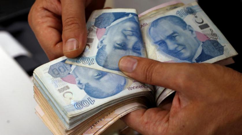 تدهور الليرة التركية غداة فرض العقوبات الأمريكية على مسؤولين أتراك