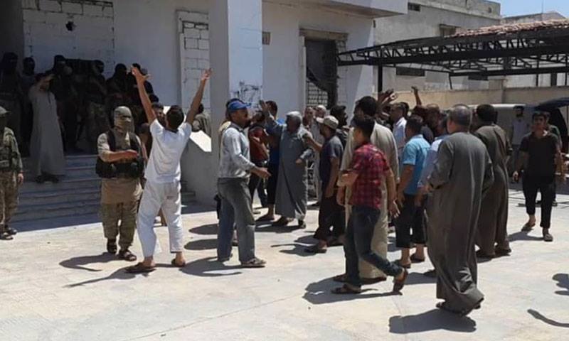 رافضين إنشاء مركز لـ”الحسبة”: مواجهات بين أهالي خان شيخون وتحرير الشام.. والهيئة تفتح الرصاص عليهم