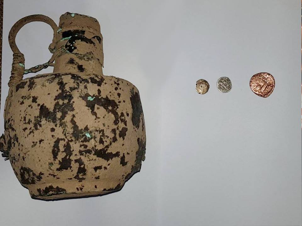 بينها آثار بيزنطية: الأسايش تضبط مهربين وتجاراً للآثار في حادثتين منفصلتين.. وتحذير من كثرة المهربين