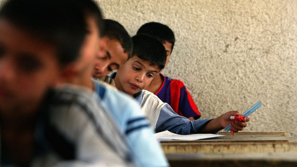 بعد شهر من بدء المدارس بريف دمشق: لا برامج يومية للطلاب وكوادر قليلة.. إهمال وقلة تنظيم من حكومة النظام