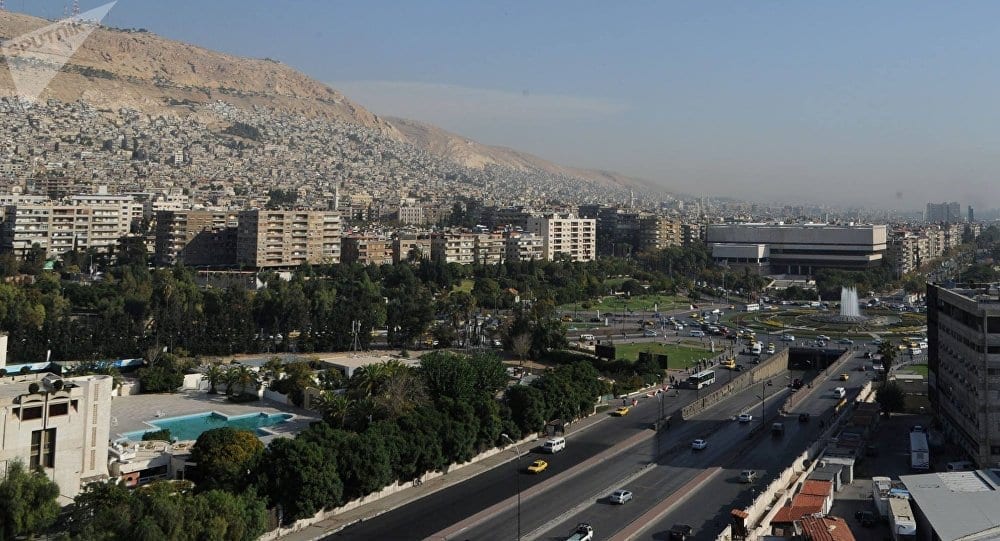 خوفاً من استهداف المسؤولين: لا مواكب بسوريا إلا للقتلى.. و8 أعوام دامية لم تغير علاقة “المسؤول والمواطن”