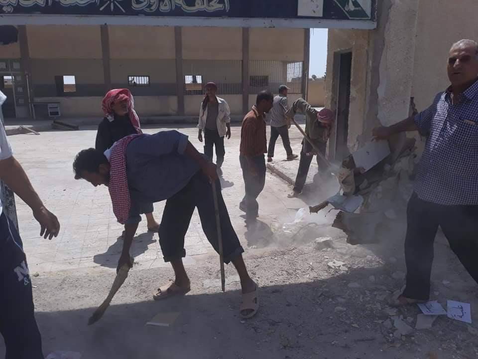 سكان الغوطة الشرقية يؤهلون مدارسهم بعد إهمال حكومة النظام لها