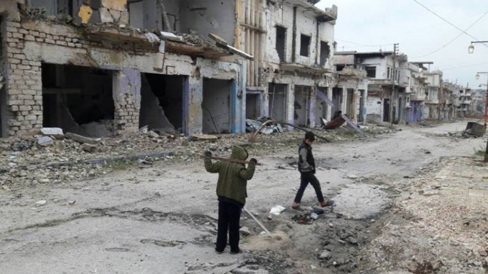 شمال حمص بعد سيطرة النظام: أوضاع بغاية السوء خدمياً وأمنياً.. والرستن “سجن كبير لأهلها”