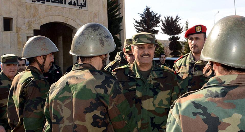 ناشطون: ضباط النظام يتقاضون أموالا مقابل عدم نقل عناصر المصالحات من برزة إلى إدلب