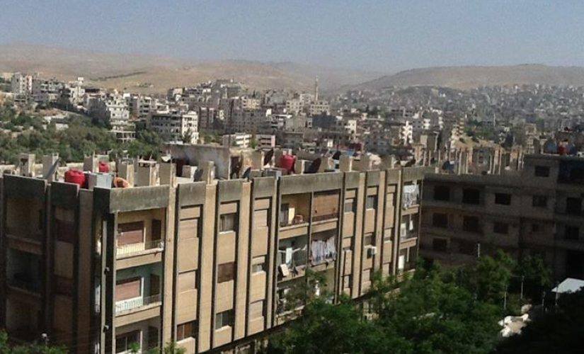 ناشطون: قوات النظام تتبع سياسة جديدة في مداهمة منازل التل بريف دمشق