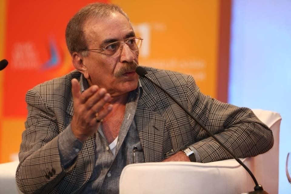 واحد من أهم الصحفيين العرب: وفاة الصحفي والشاعر الأردني خيري منصور في عمان