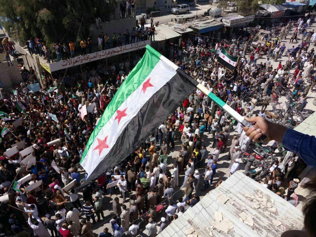 في الشمال اليوم: مشاركة شعبية في مظاهرات نادت بإسقاط النظام وغابت عنها هيمنة الفصائل والعسكر