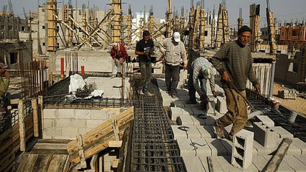 بحجة المخالفات.. حكومة النظام تهدم أبنية جديدة في ريف دمشق