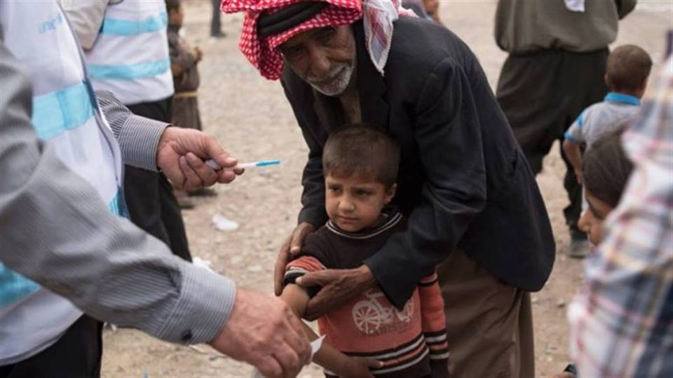 حملة لقاح ضد الحصبة بدير الزور: “يجب تلقيح جميع الأطفال بسبب تردي الوضع الطبي”