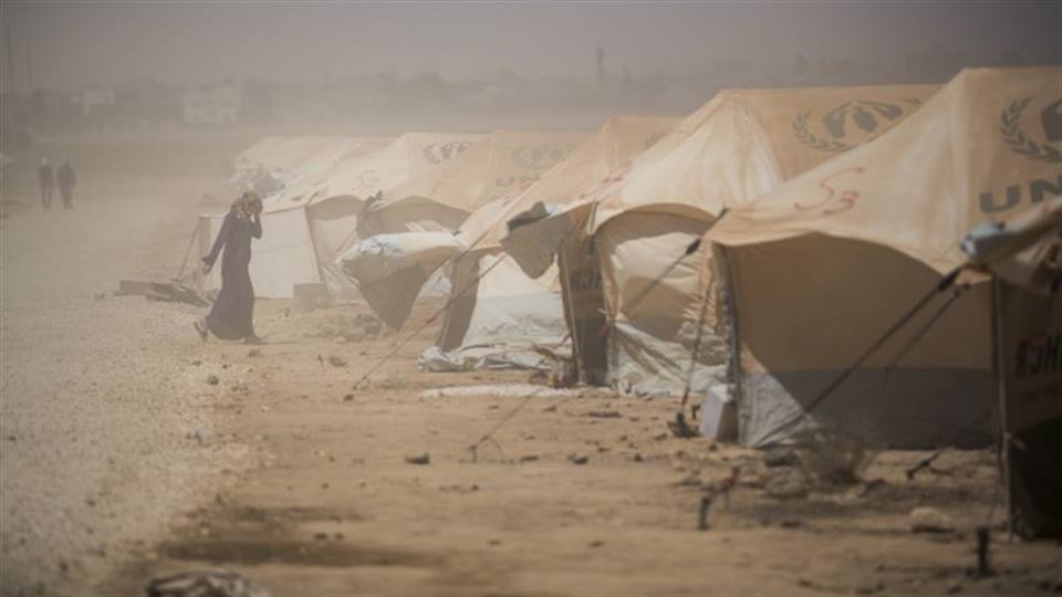 النظام يقطع الغذاء عن مخيم الركبان: وفاة طفلين من الجوع.. والنقطة الطبية عاجزة.. ونداءات استغاثة