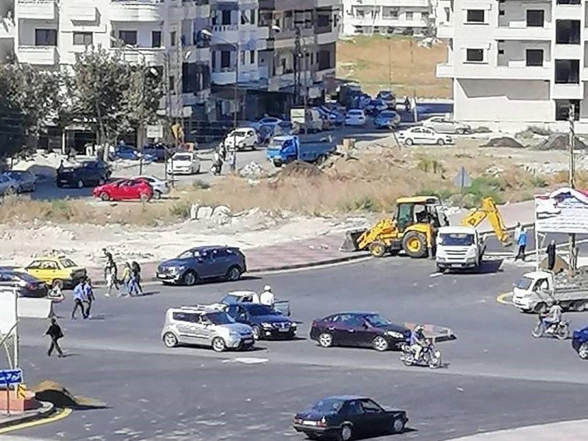 الحفريات تملأ “متحلق جبلة” بعد أقل من أسبوع على افتتاحه بكلفة 3 مليارات ليرة