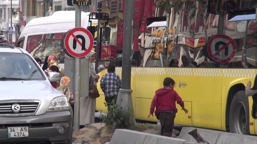 “رداً على من يشوه سمعتهم”: الداخلية التركية توضح نسبة تورط السوريين بحوادث التحرش والتسول