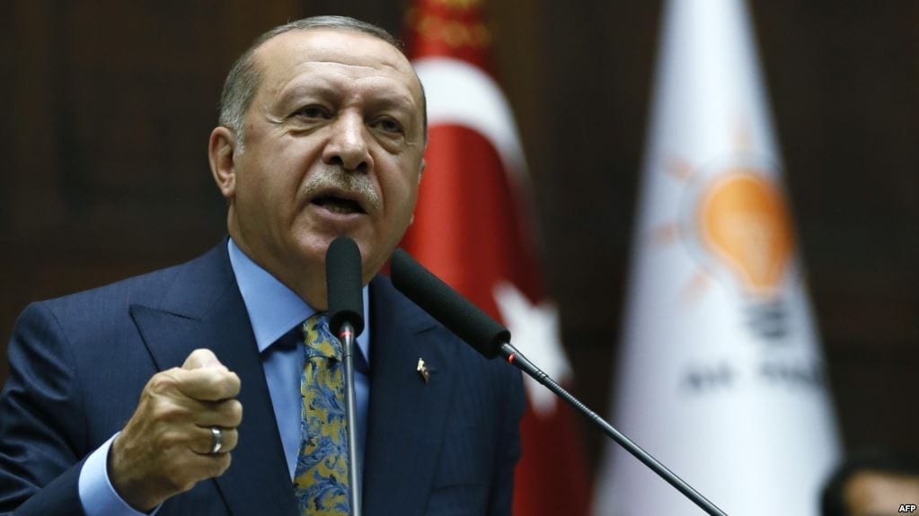 إردوغان يتعهد بتحويل الخنادق حول منبج إلى “قبور” للوحدات الكردية